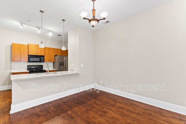 Building Photo - 709 N 4th St