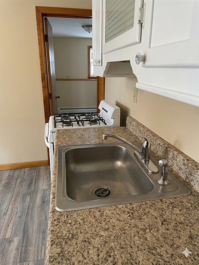 Building Photo - 103 Cable Ave