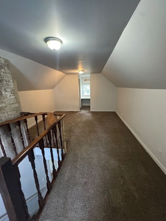 Building Photo - 2323 Shadybrook Dr