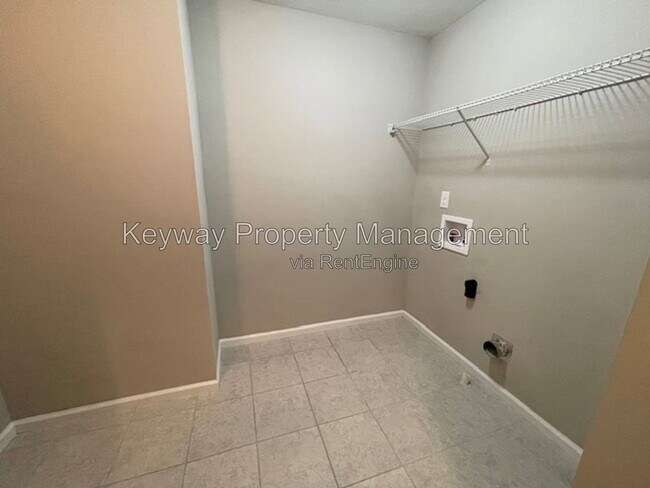 Building Photo - 546 Bunchgrass St