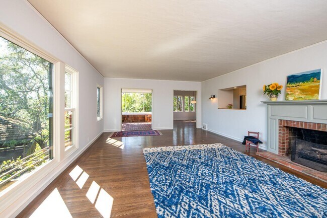 Building Photo - 20 Vista Dr