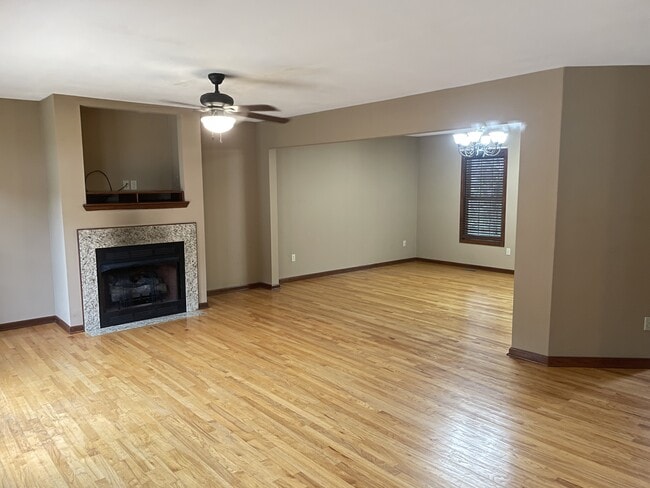 Building Photo - 1185 Eller Wood Dr