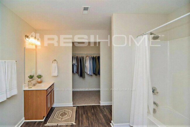 Building Photo - 108 Lockport Dr