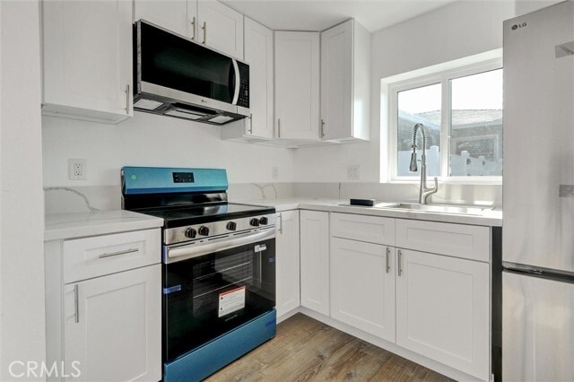 Building Photo - 1111 N Holmar Ave