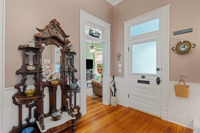 Building Photo - 509 Dabbs St