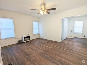 Building Photo - Available Now! 2 Bedroom