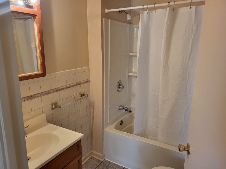 Building Photo - 205 Modisette Ave