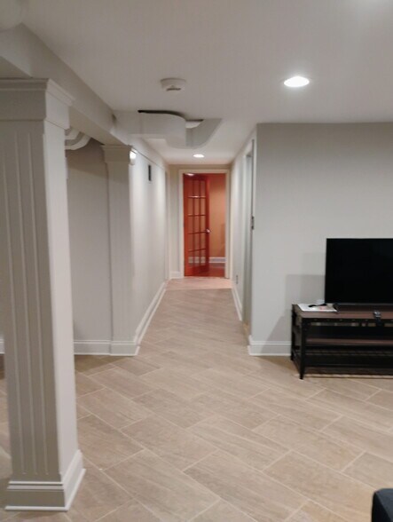 Building Photo - 9 Harris Pl