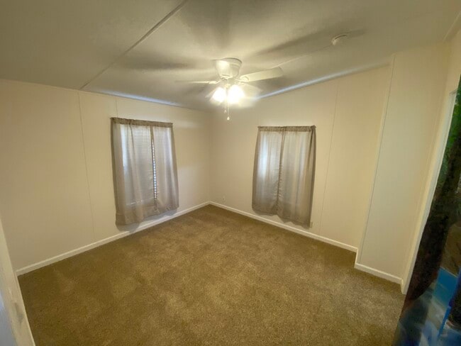 Building Photo - 3029 Crittenden Dr