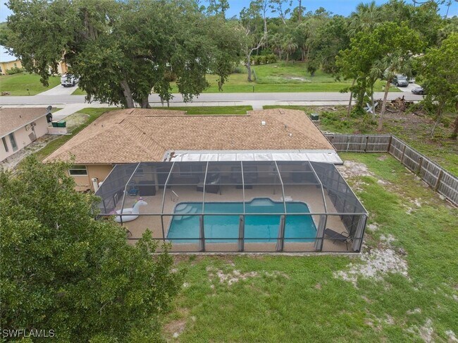 Building Photo - 1346 Beacon Dr