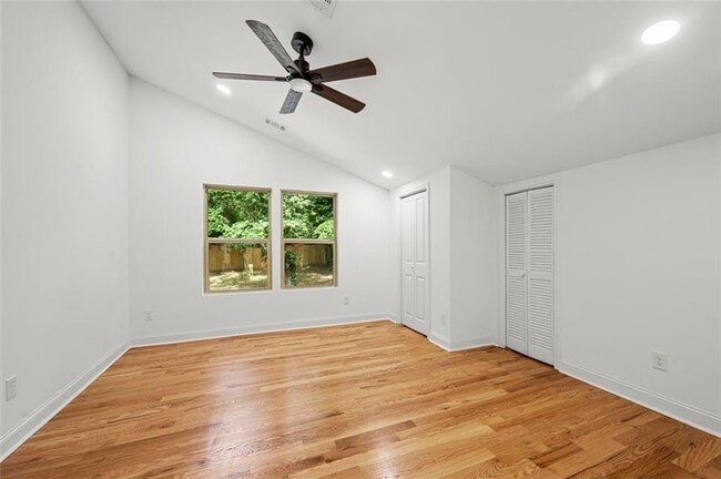 Building Photo - 2155 Venetian Dr SW
