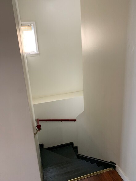 Building Photo - 208 Westcott St