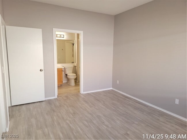 Building Photo - 824 Painted Vista Ave