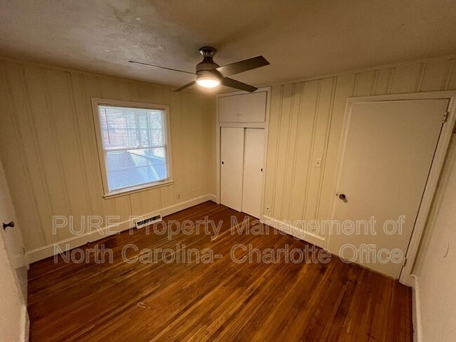 Building Photo - 1932 Sandhurst Dr