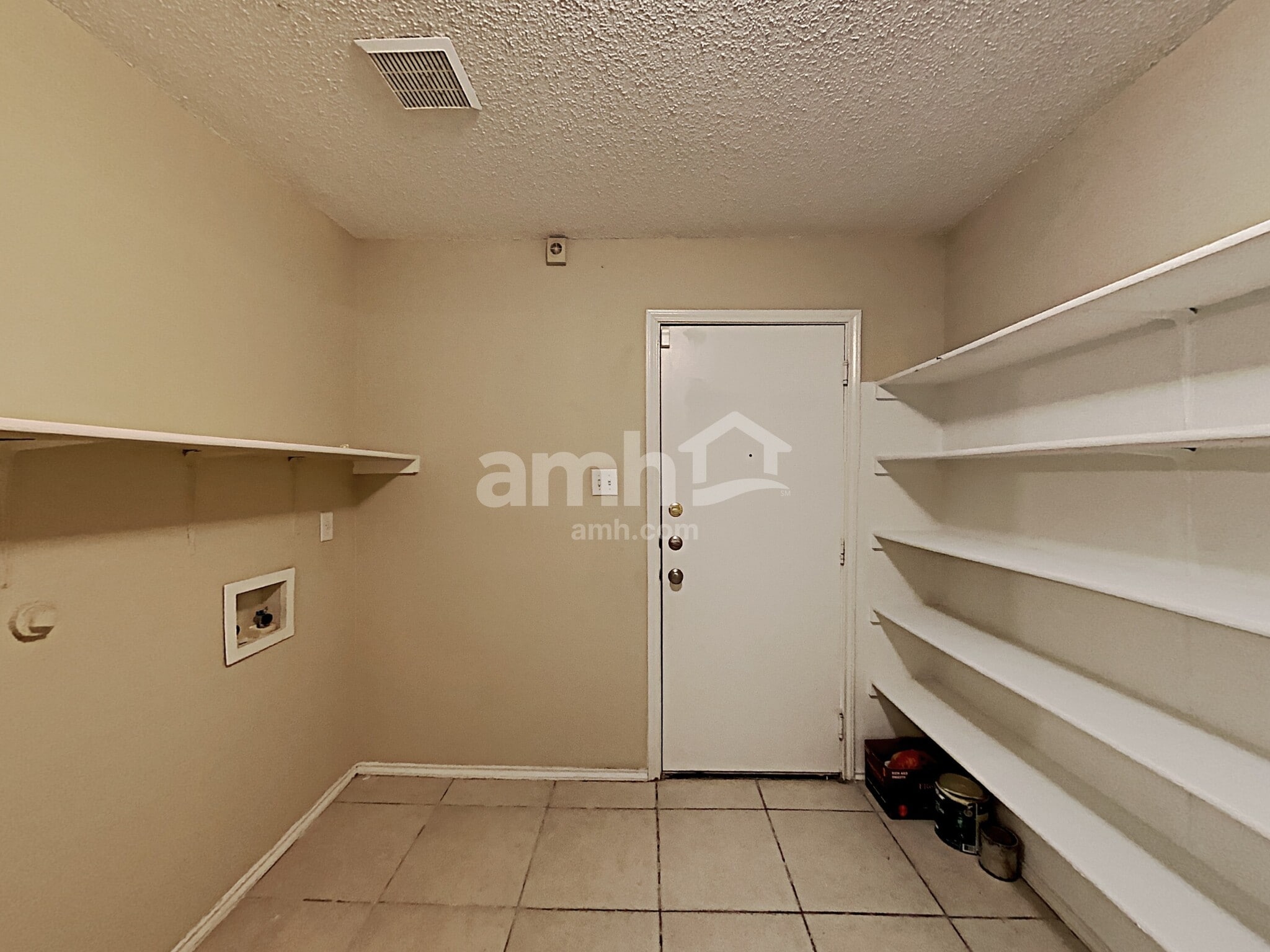 Building Photo - 11011 Victors Hl