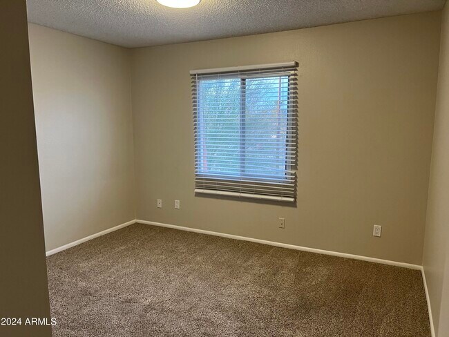 Building Photo - 8381 E Indian School Rd