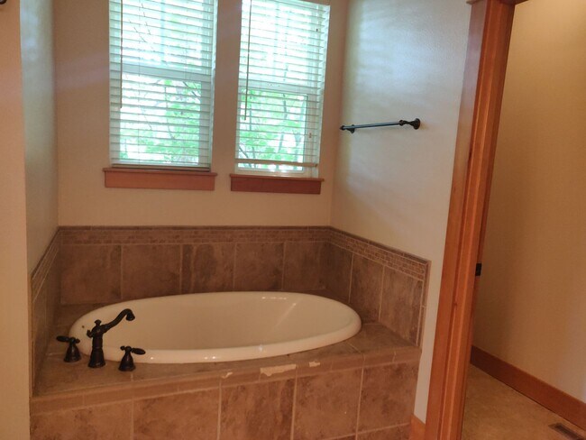 Building Photo - Charming 3x2.5 Modern Craftsman Home in NW...