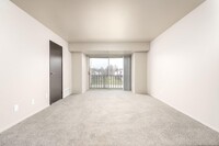 Building Photo - Everett Apartments - 119-07