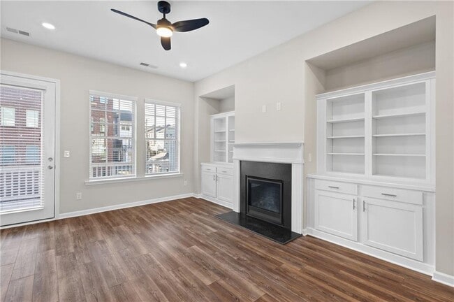 Building Photo - 6023 Skellig St