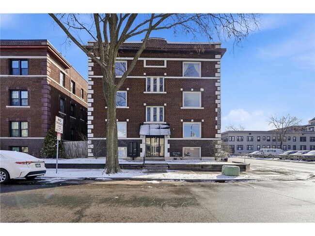 Building Photo - 2881 Irving Ave S