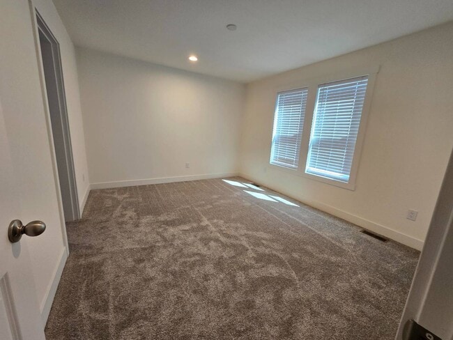 Building Photo - 359 Lemon Dr