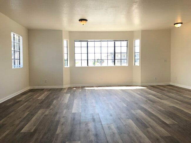 Building Photo - 4861 W 119th Pl