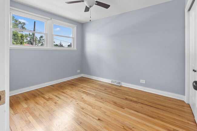 Building Photo - 4316 Mann St
