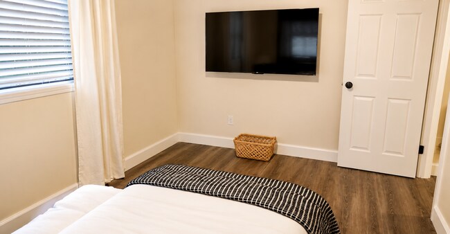 Building Photo - FURNISHED Beautiful Pool Home x Rent in Winter Park Close to Rollins College !