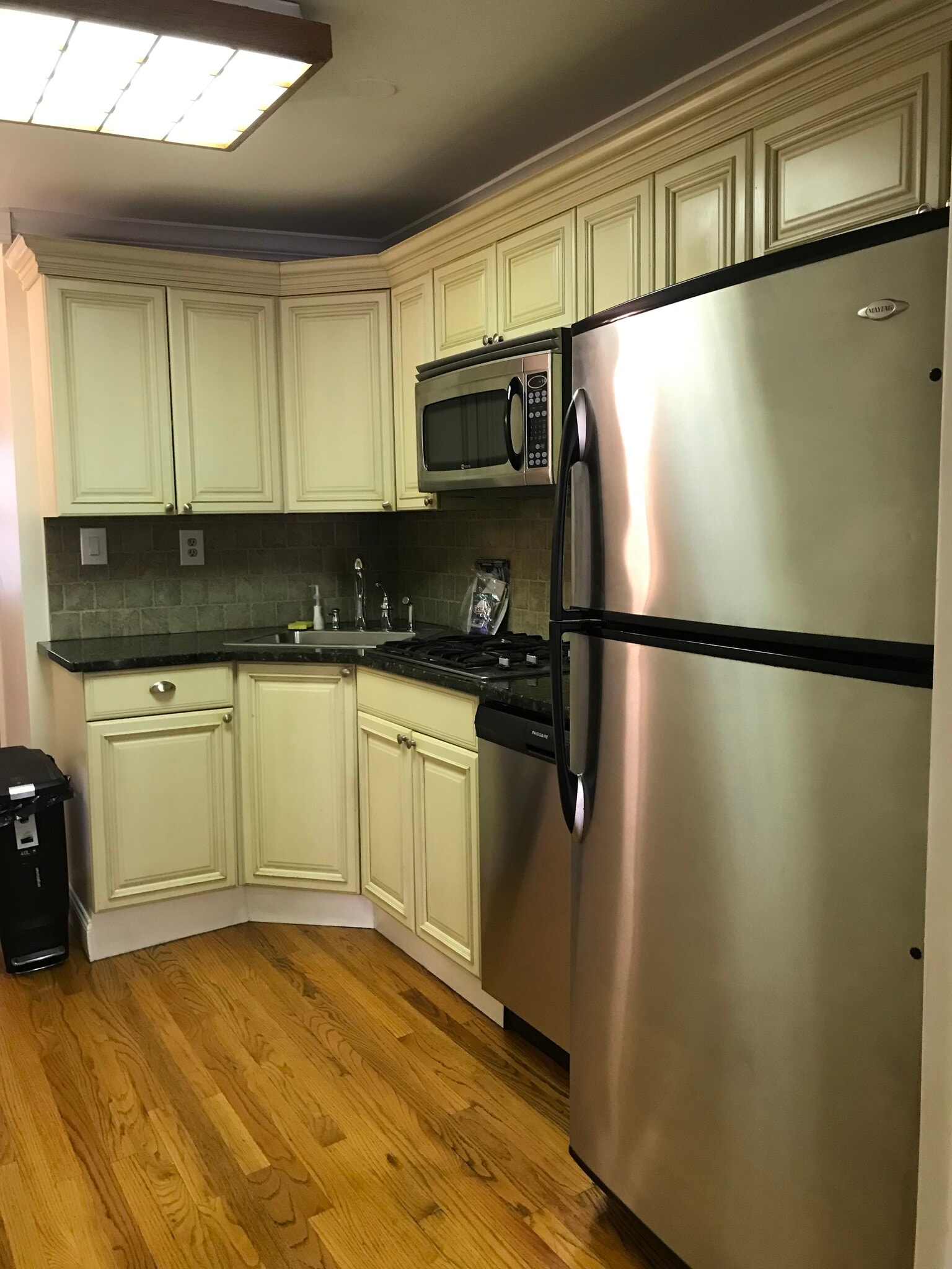 Building Photo - 379 1st Ave