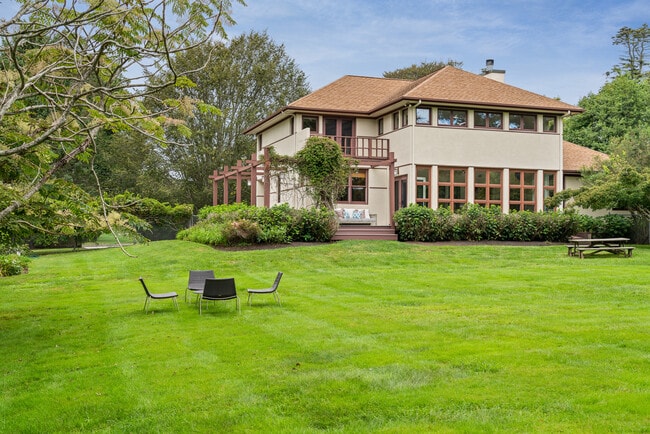 Building Photo - 175 Ruggles Ave