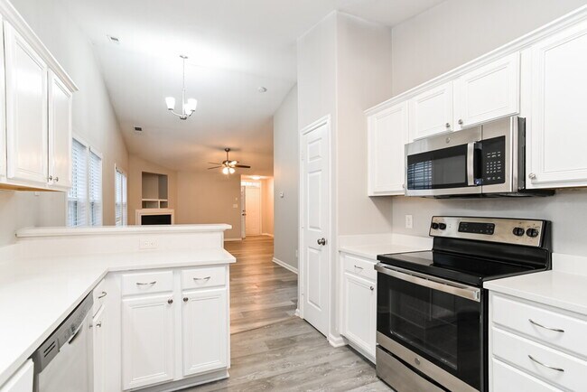 Building Photo - 3004 Great Falls Dr