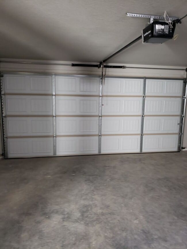 Building Photo - 2107b Ingalls Ln