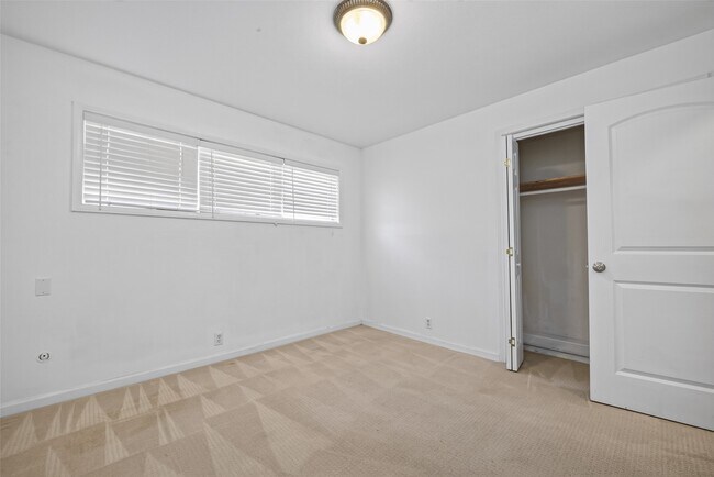 Building Photo - 5310 Indigo St
