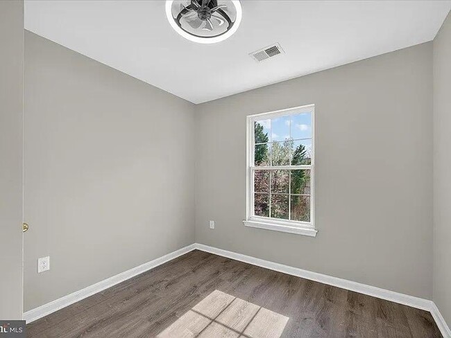 Building Photo - 22989 Whitehall Terrace