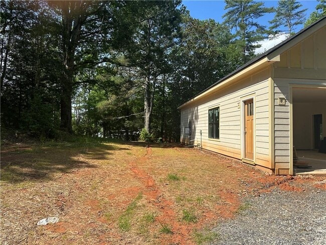 Building Photo - 2263 Hwy 19 N