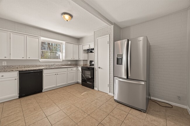 Building Photo - 3102 Hays St