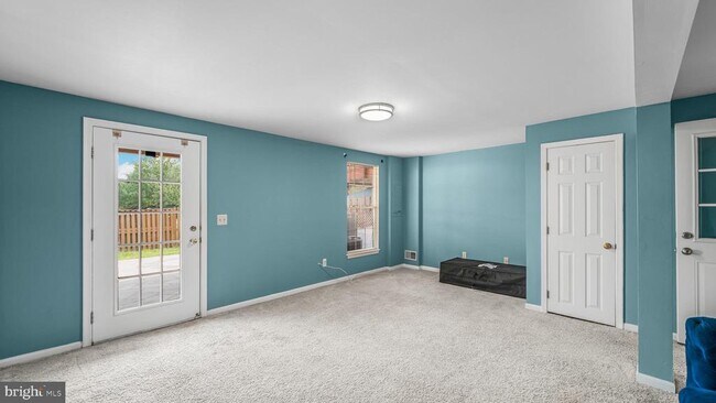 Building Photo - 3355 Canton Ct