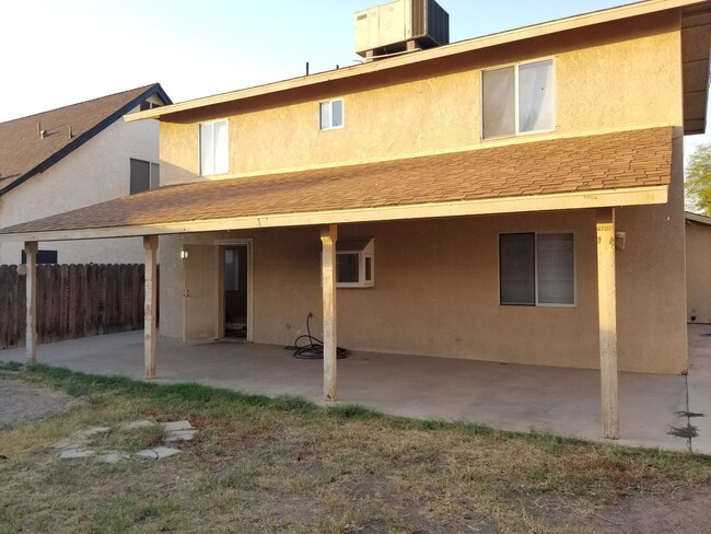 Building Photo - 4 bedroom house for rent