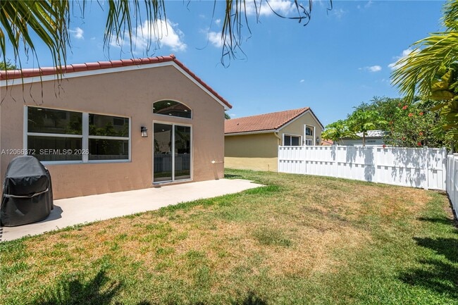 Building Photo - 15130 SW 49th Ct