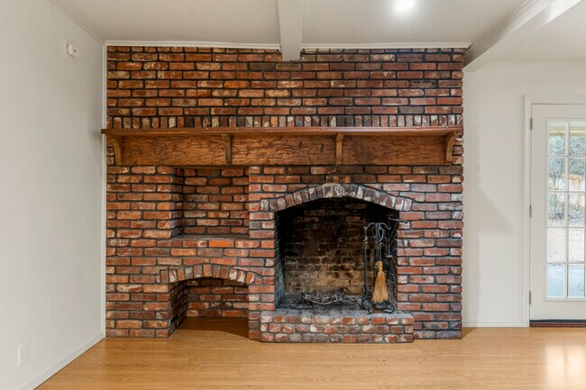 Building Photo - 6010 S 73rd East Ave