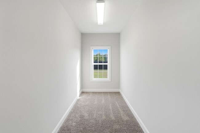 Building Photo - Spacious Living in Stateside – Comfort, Style & Convenience!