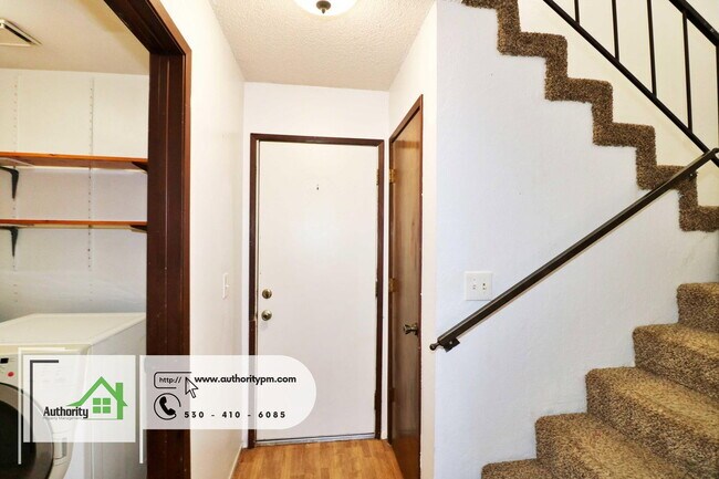 Building Photo - 3867 Apollo St