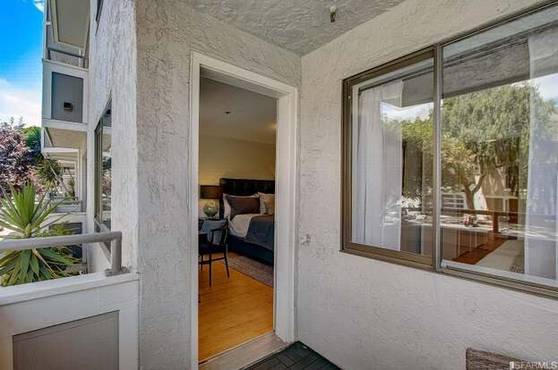 patio/balcony off master bedroom - 360 Guerrero St