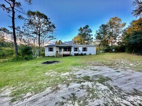 Building Photo - 4 Bedroom/2 Bathroom in Chipley, FL