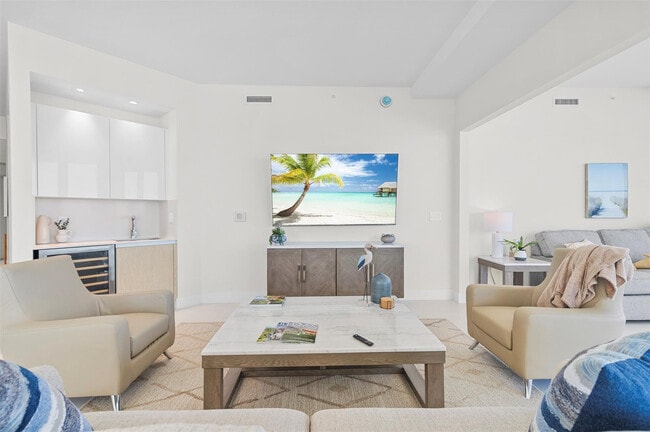 Building Photo - 3100 N Ocean Dr