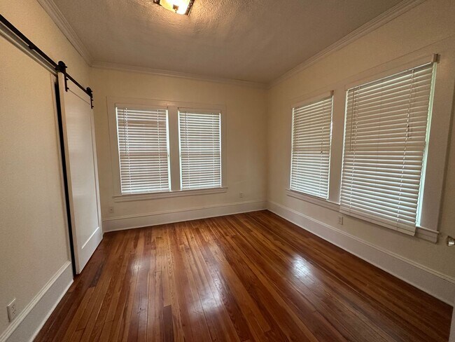 Building Photo - Heart of Riverside/Avondale