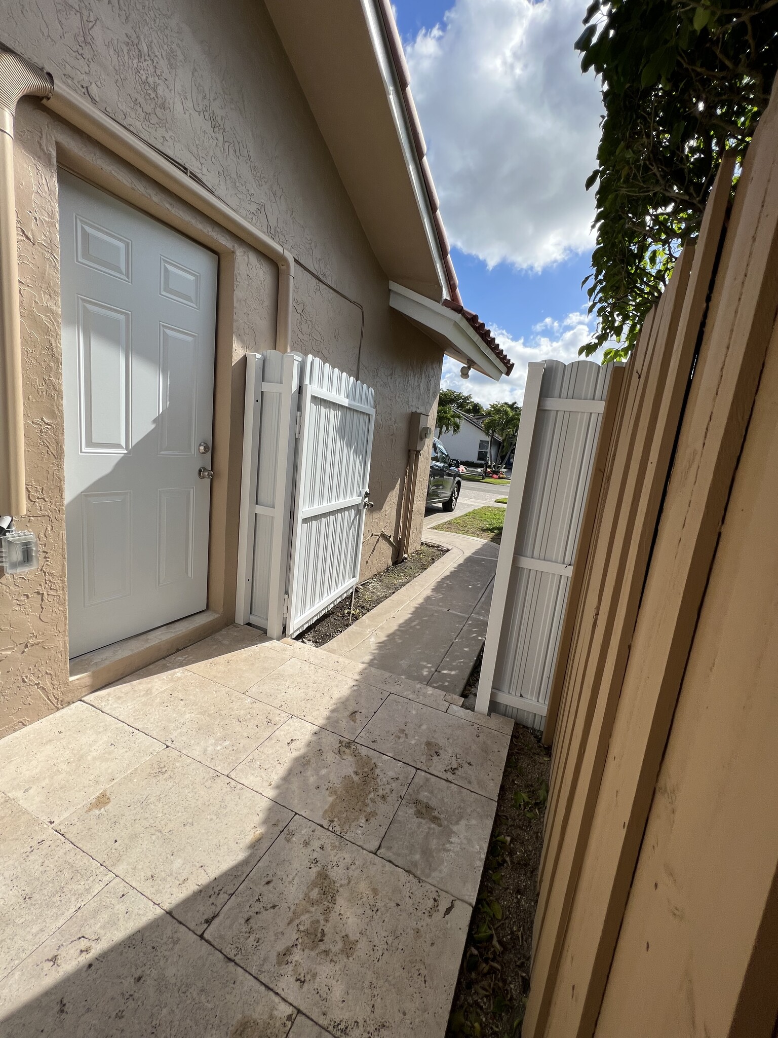 Building Photo - 14515 SW 56th Ter