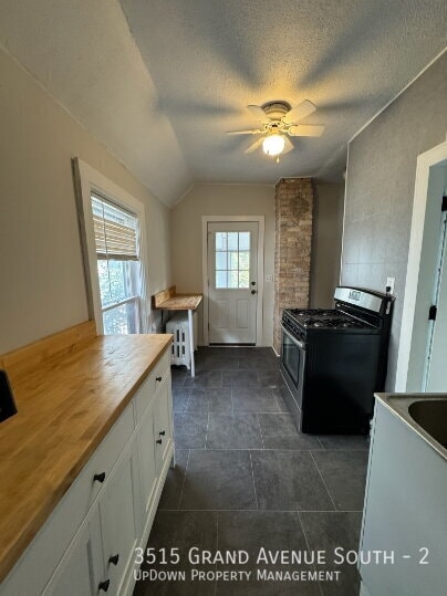 Building Photo - 3515 Grand Ave S