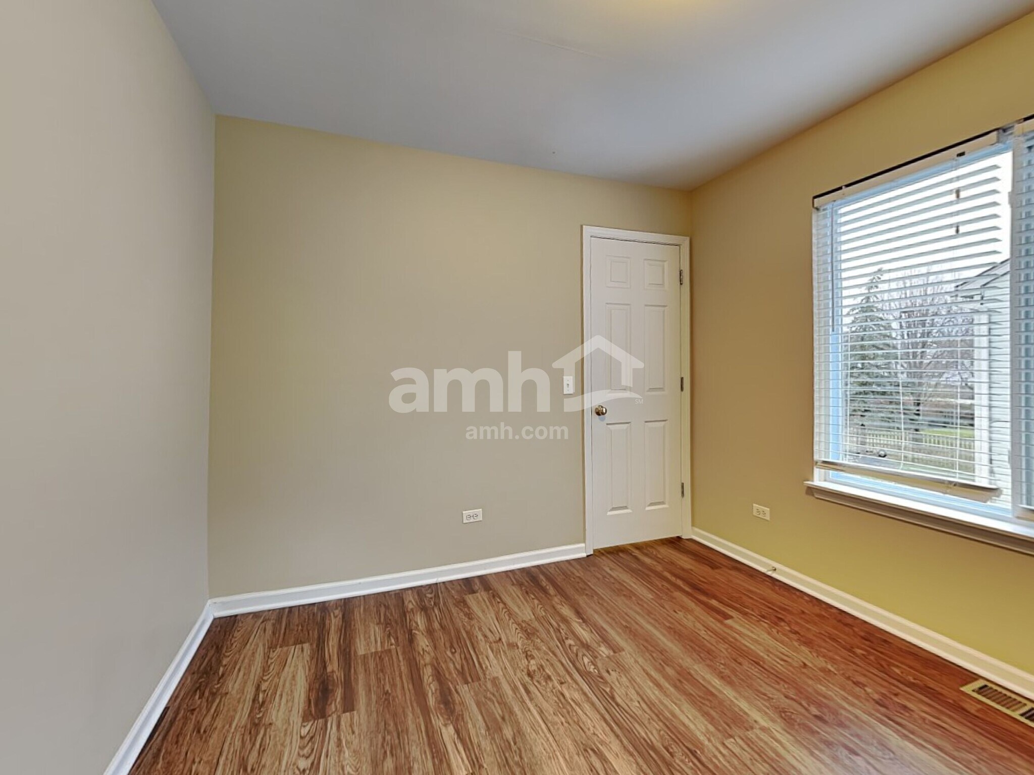 Building Photo - 2611 Sierra Ave