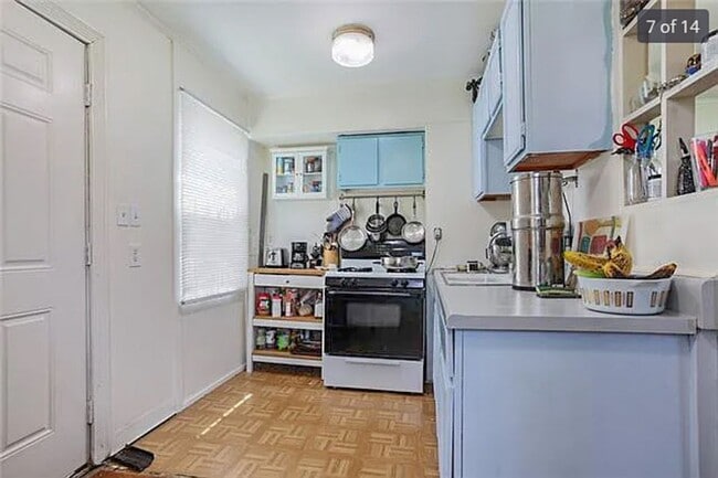 Building Photo - 2 Bed 1 Bath rare to rent!